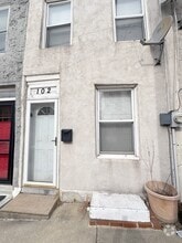 Building Photo - 102 Davis St