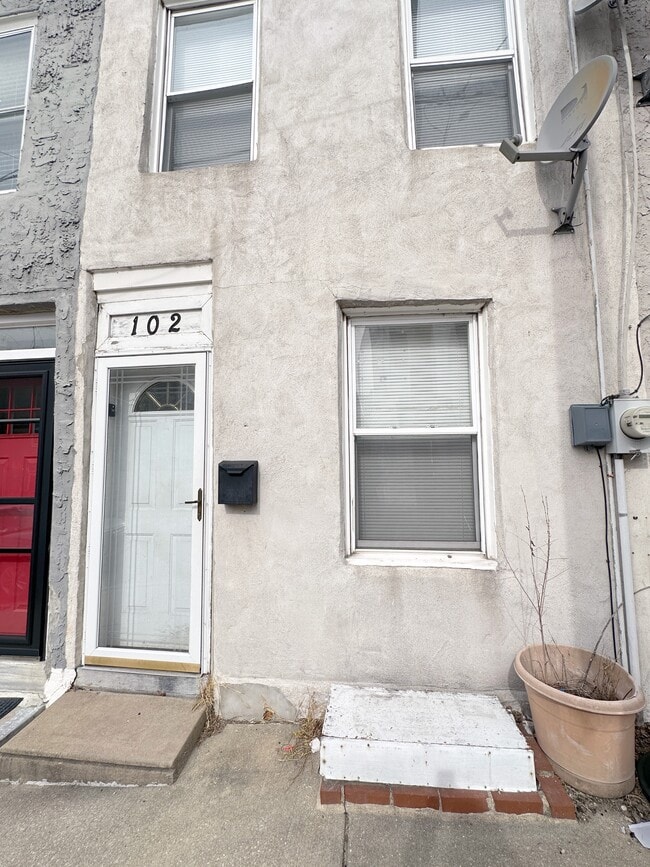 Photo - 102 Davis St House