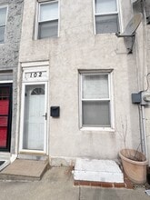 Building Photo - 102 Davis St