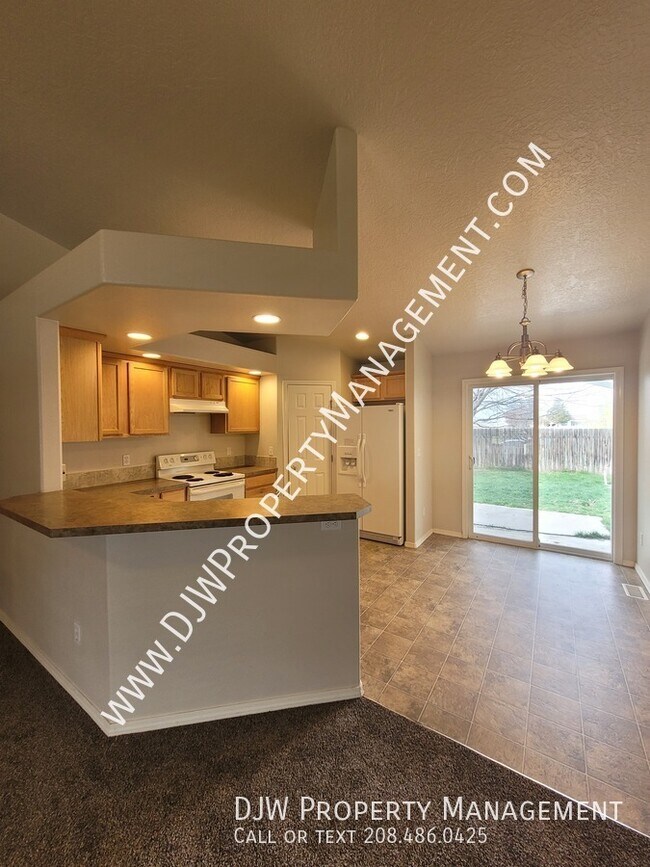 Foto del edificio - 165 Eaton Rd