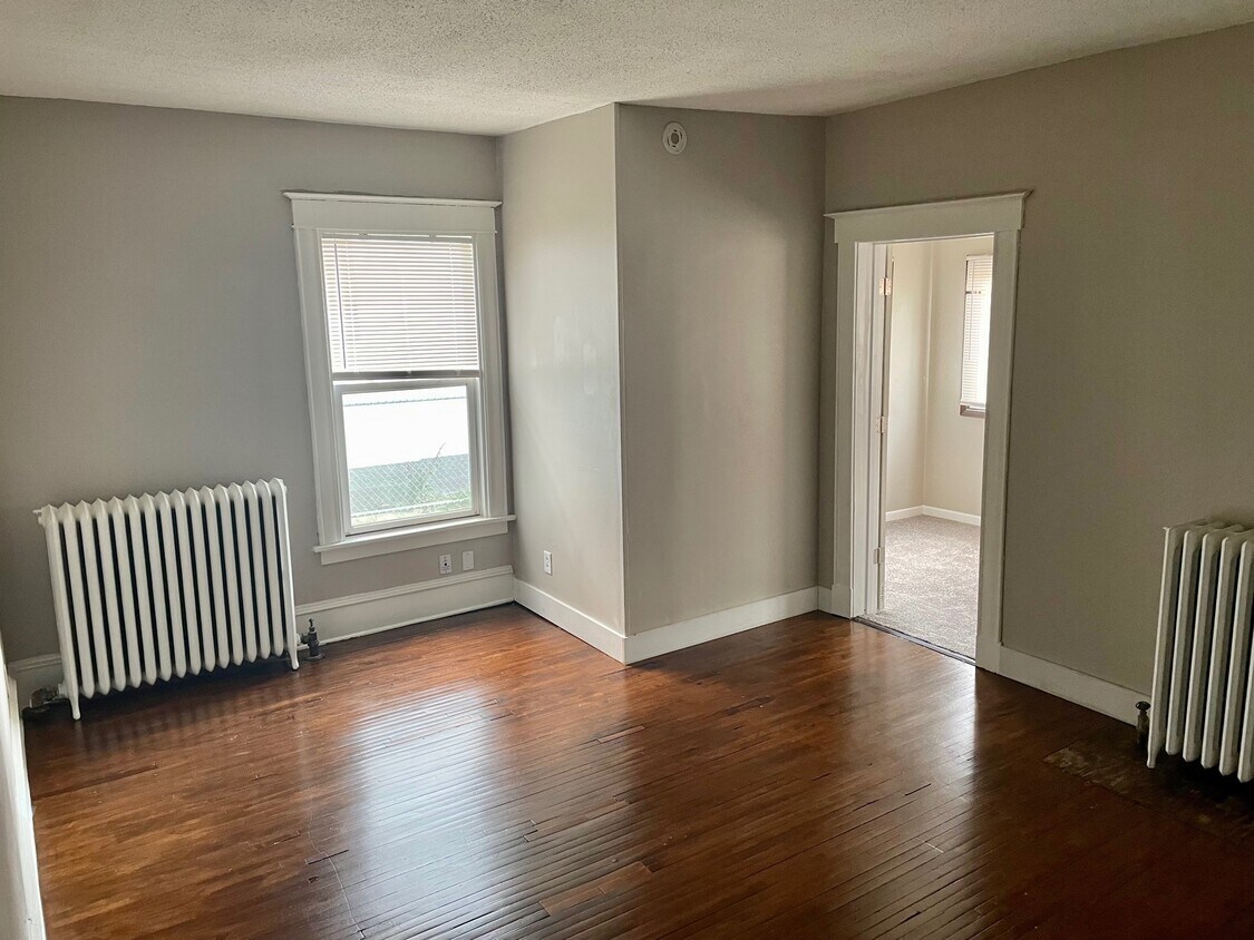 Living Room - 2805 Grand Ave S