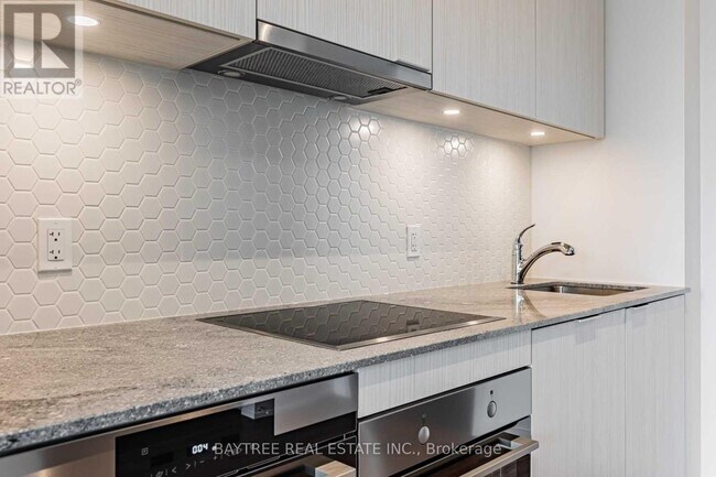 Photo du bâtiment - 158 Front St E