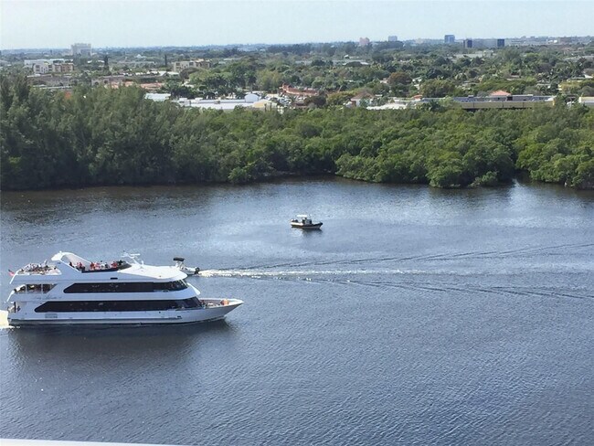 Foto del edificio - 2121 N Ocean Blvd