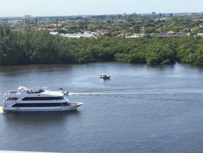 Foto del edificio - 2121 N Ocean Blvd