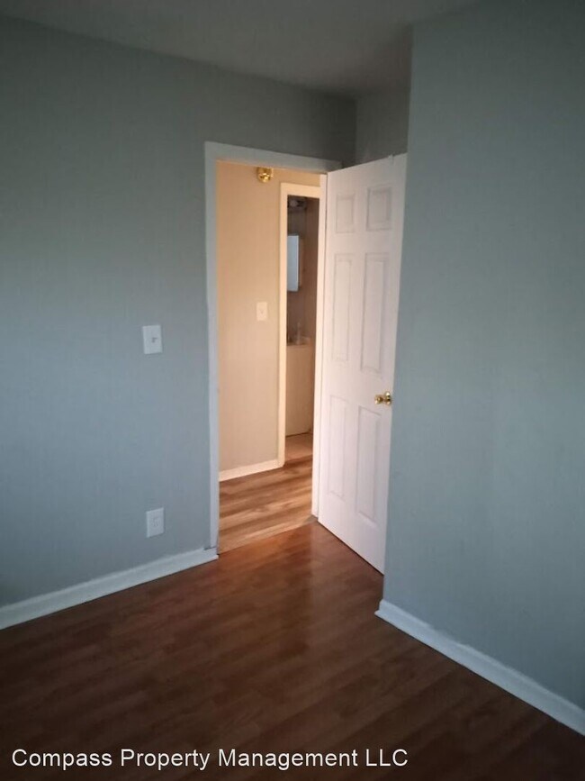 Building Photo - 3 br, 1 bath House - 2531 Falcon Dr.