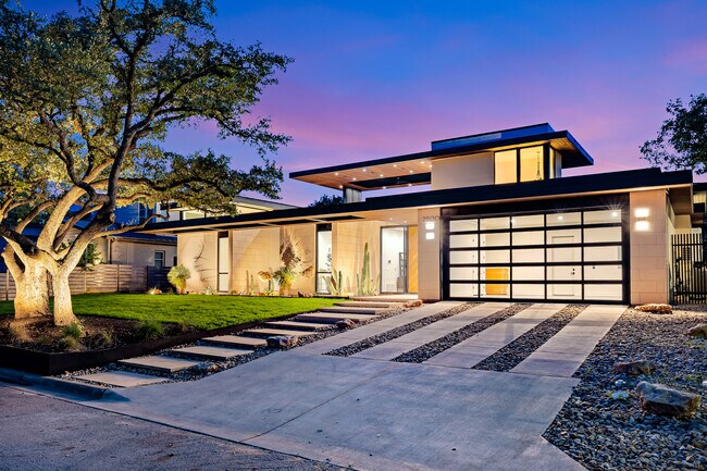 Building Photo - 2900 Cedarview Dr