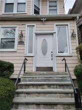 Building Photo - 412 Warburton Ave
