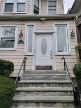 Building Photo - 412 Warburton Ave