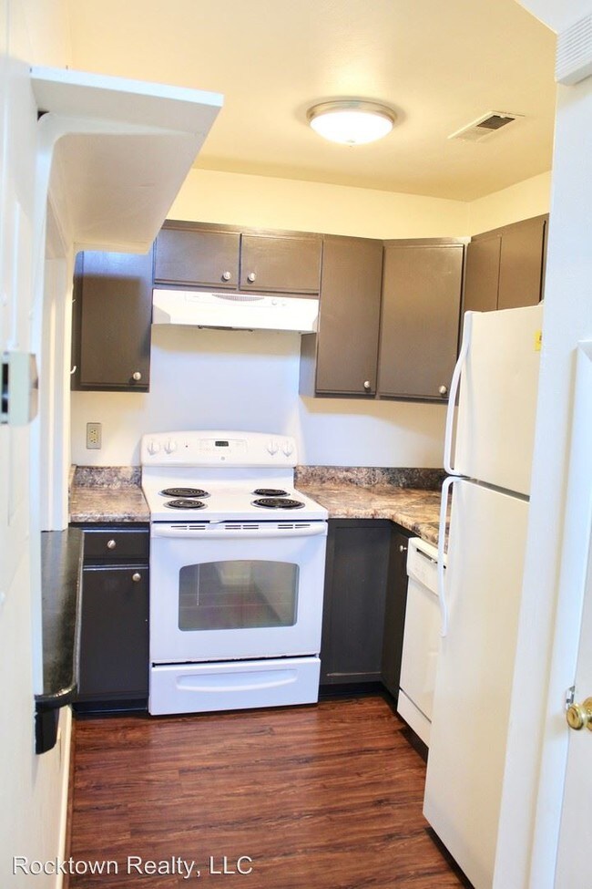 Building Photo - 1424 Bradley Dr