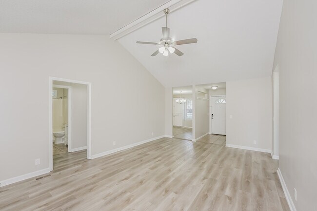 Building Photo - 5040 Trailwater Dr
