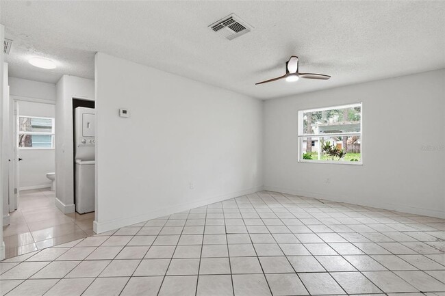 Building Photo - 7133 Pinewood Dr