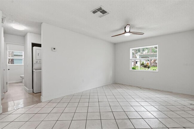 Foto del edificio - 7133 Pinewood Dr