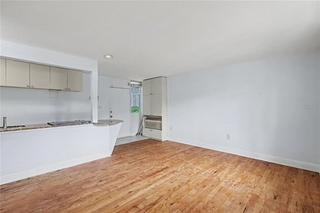Building Photo - 1301 S Howard Ave