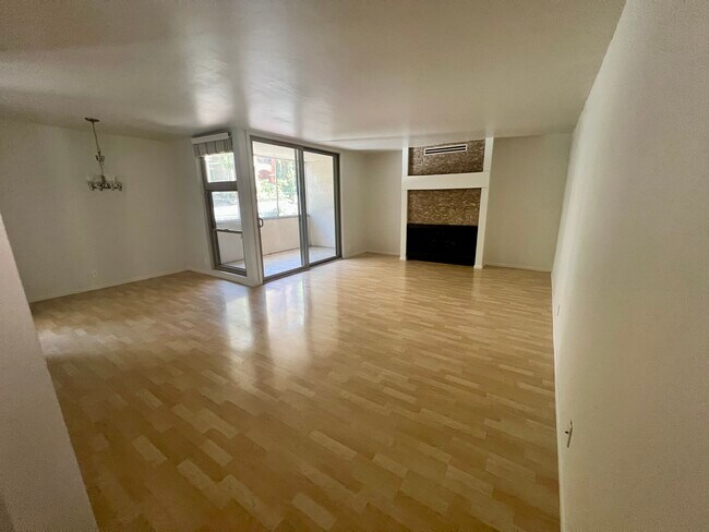 Foto del edificio - 4891 Collwood Blvd