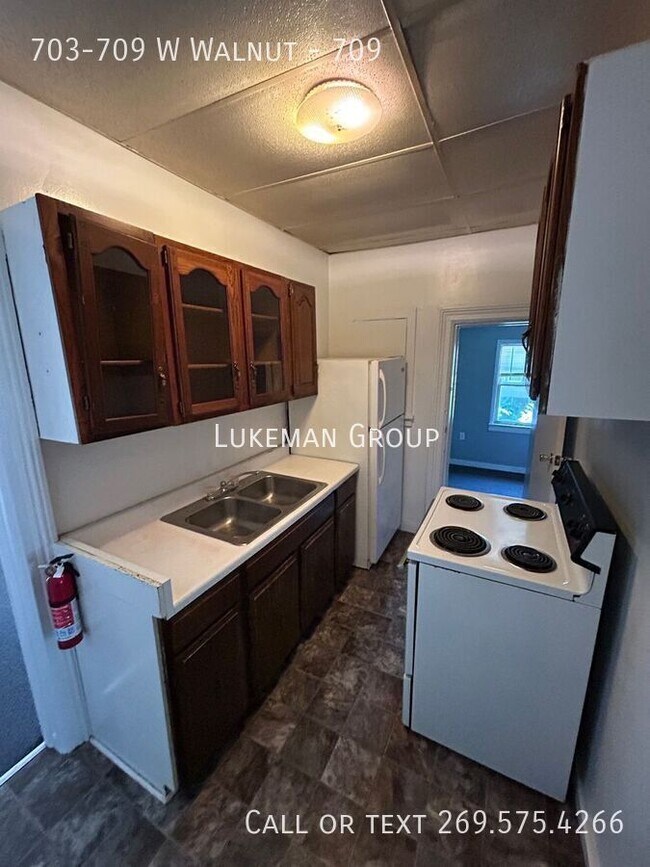 Foto del edificio - 703-709 W Walnut-709