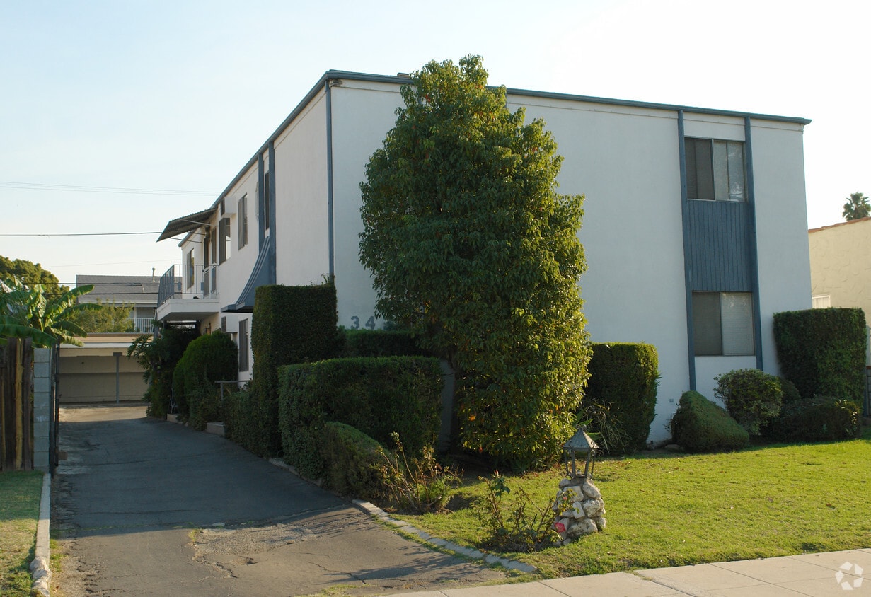 Building Photo - 3433 Madera Ave