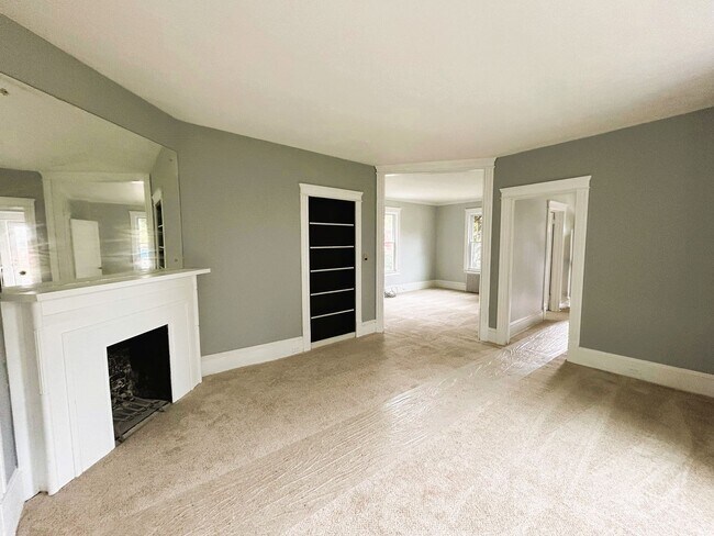 Foto del edificio - Beautifully Updated 3-Bedroom Home in Eucl...