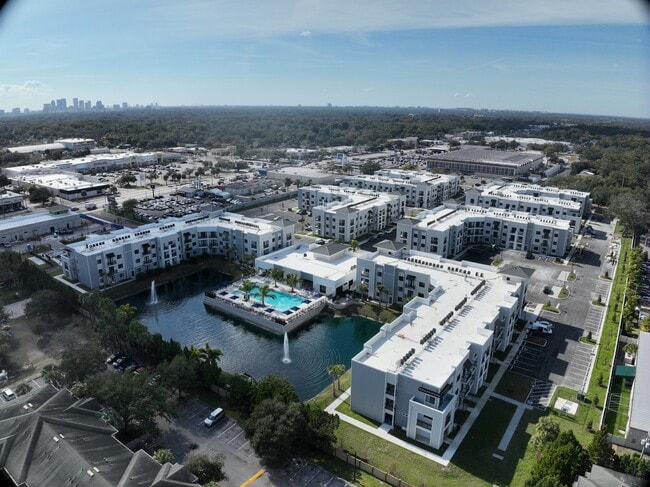 Exterior 3D - Marquee Square