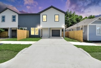 Building Photo - 2608 Campbell St