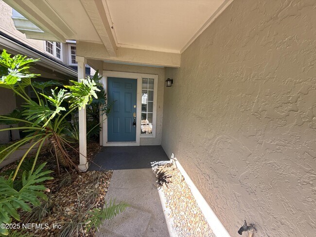 Foto del edificio - 706 Tournament Rd