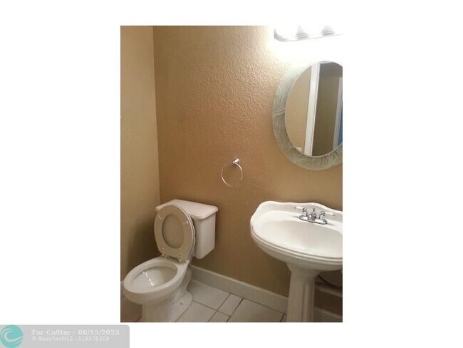 Foto del edificio - 8002 NW 27th Pl