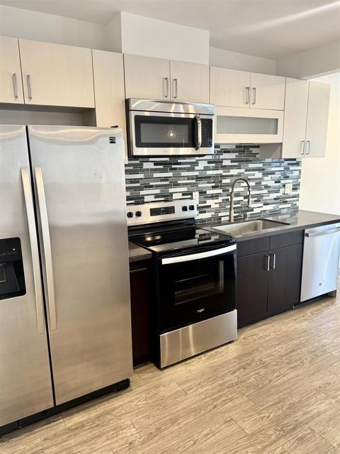Foto del edificio - 7224 Hillside Ave
