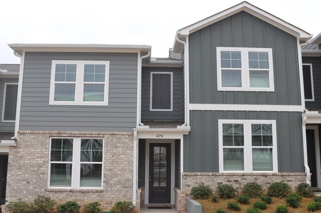 Building Photo - 479 Crown Dr