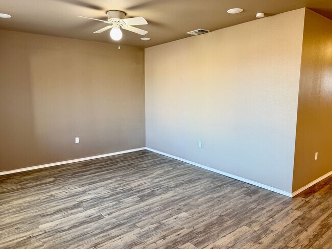 Foto del edificio - Newer Build 3/2/1 on Quiet Street!