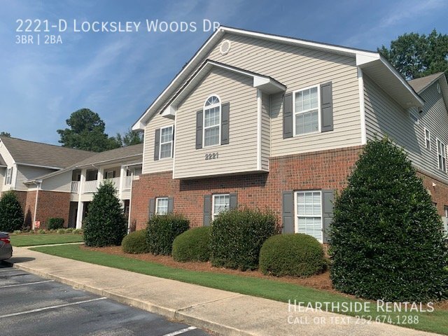Foto principal - 2221 Locksley Woods Dr