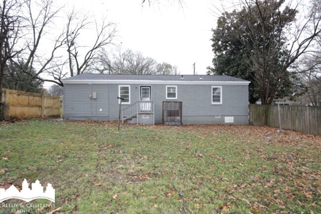 Foto del edificio - 2474 Corning Ave