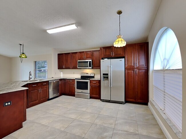 Building Photo - 276 Frances Ave