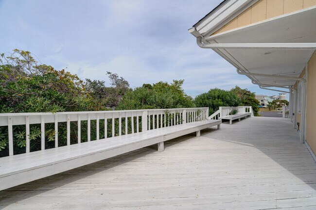 Building Photo - 1BR/1BA in Carolina Beach, Utilities Inclu...