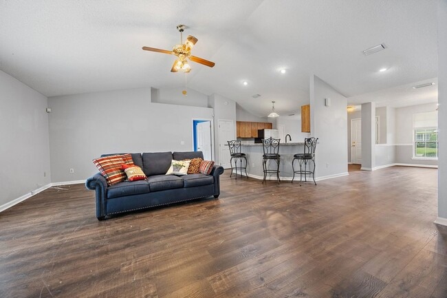 Building Photo - Gorgeous All-Brick San Jose Home!