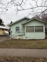 Building Photo - 1001 12th St