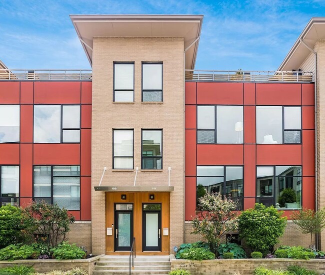 Building Photo - 111 Aston Row Ln