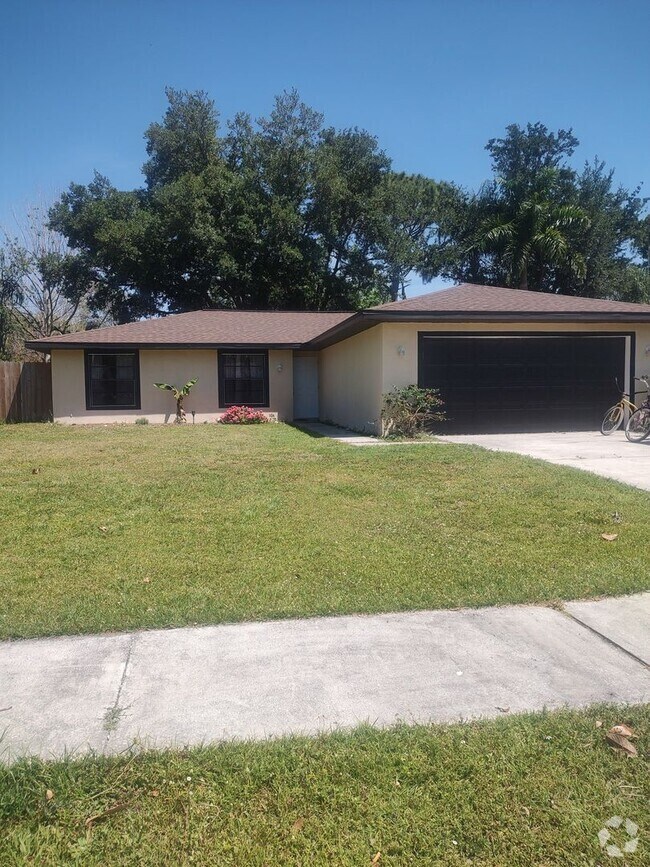 The Reserve At Buckingham Apartments for Rent with a Garage Fort Myers, FL 1 Rentals