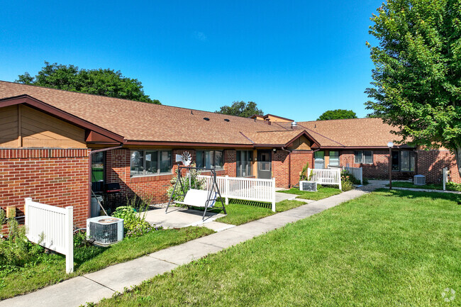 Building Photo - 1425 19th Avenue SW (Westview Apartment)