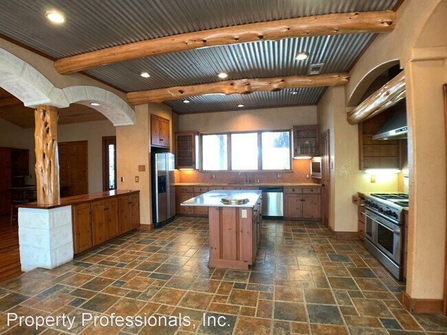 Building Photo - 5 br, 5.5 bath House - 10550 State Hwy 46 W