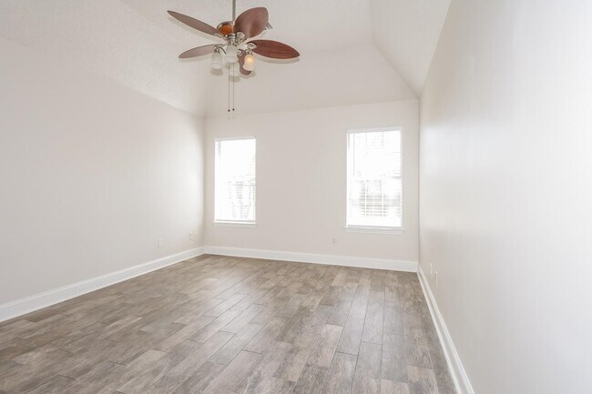 Foto del edificio - 1080 Cross Wood Ln