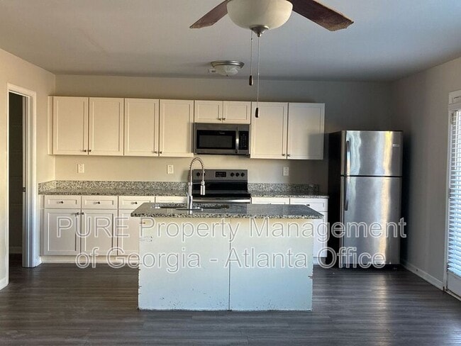 Foto del edificio - 305 Nutwood Trce