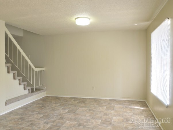 Building Photo - 1816 Crystal Lake Cir