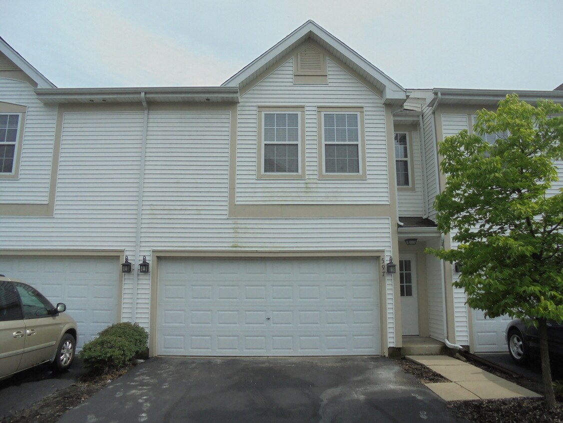 597 Bridle Ct, Lakemoor, IL 60051 Townhome Rentals in Lakemoor IL