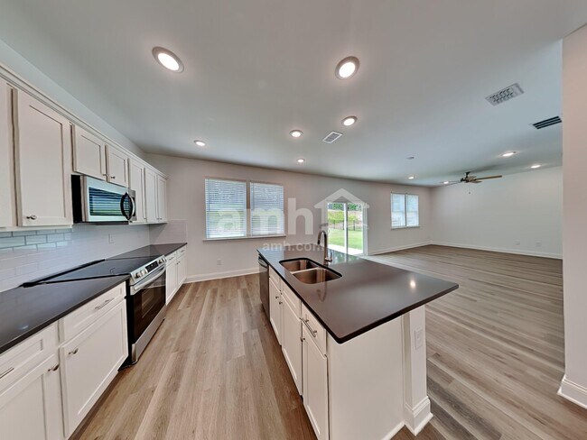 Building Photo - 223 Sapling Way