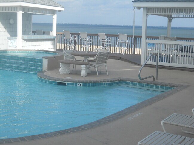Piscina y vista a la bahía 2 - 2312 Beach Haven Dr
