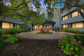 Building Photo - 3645 Peachtree Rd NE