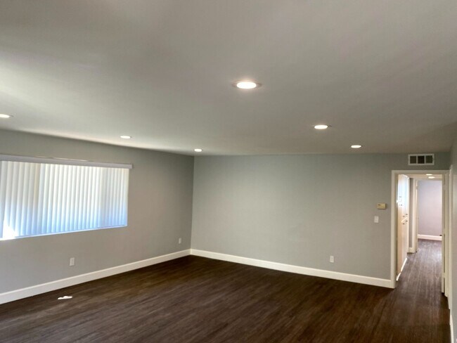 Foto del edificio - Coming Soon: Stylish 2-Bed Apartment with Underground Parking