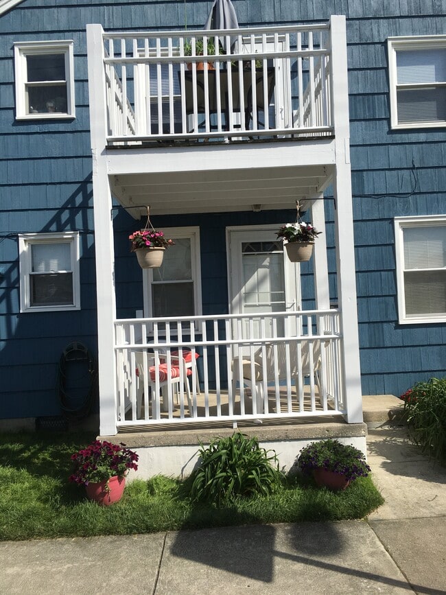 Building Photo - 119 N Harding Ave