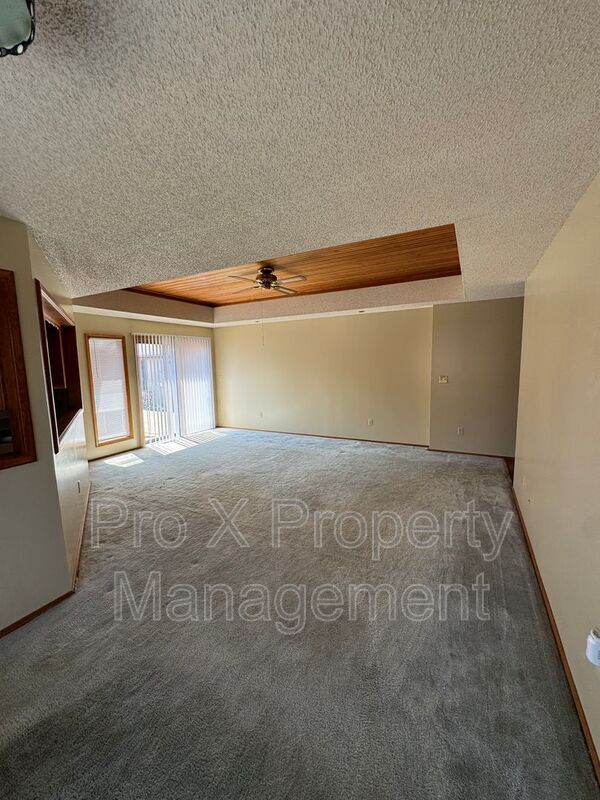 Building Photo - 510 E Elm St