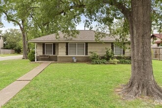 Building Photo - 2122 Althea Dr