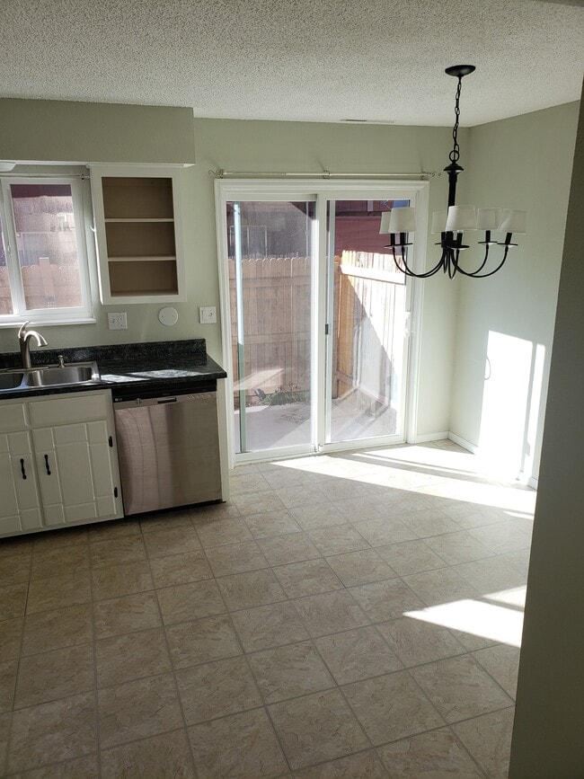 Building Photo - 1219 Willow Bend Cir